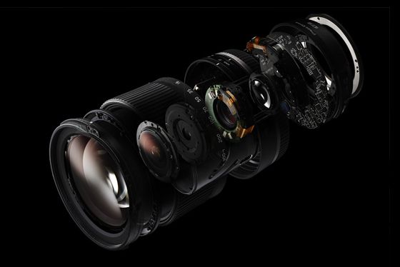 A single lens extends the possibilities of photographic expression. All-in-One Zoom Lenses